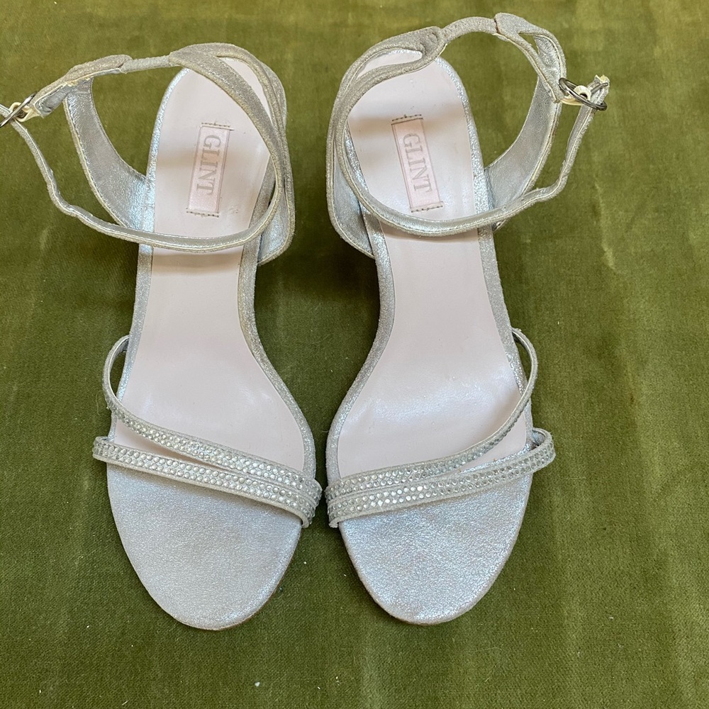 Heel sandle